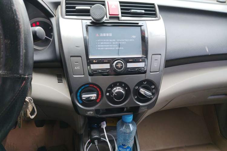 Used Honda City Classic 2012 1.5L manual Elite Edition Audio And AC Panel