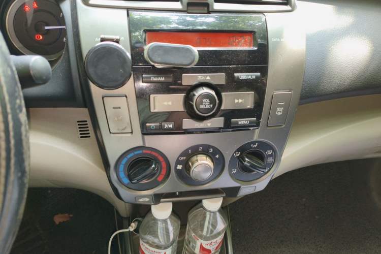 Used Honda City Classic 2012 1.5L manual Comfort version Audio And AC Panel