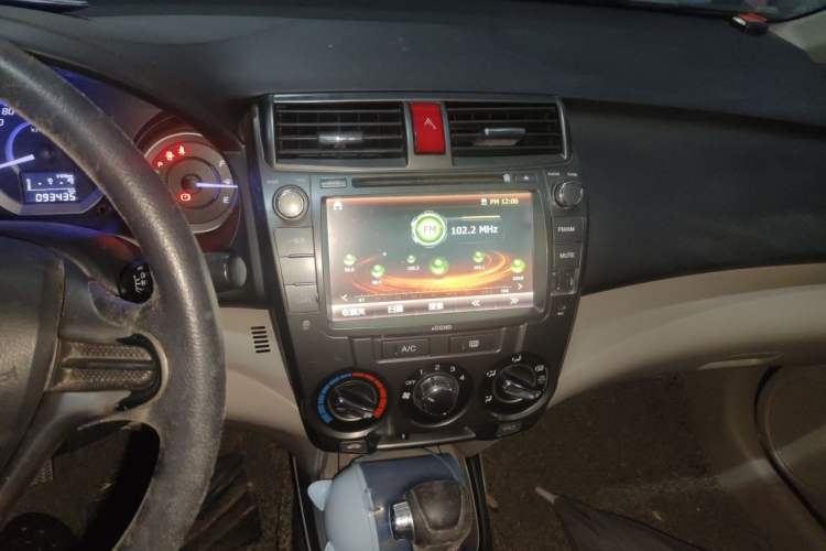 Used Honda City Classic 2012 1.5L Automatic Elite Edition Audio And AC Panel