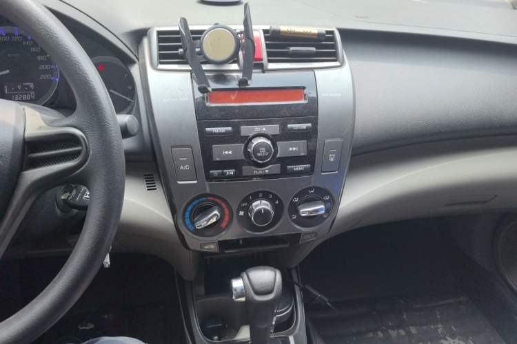 Used Honda City Classic 2012 1.5L Automatic Elite Edition Audio And AC Panel
