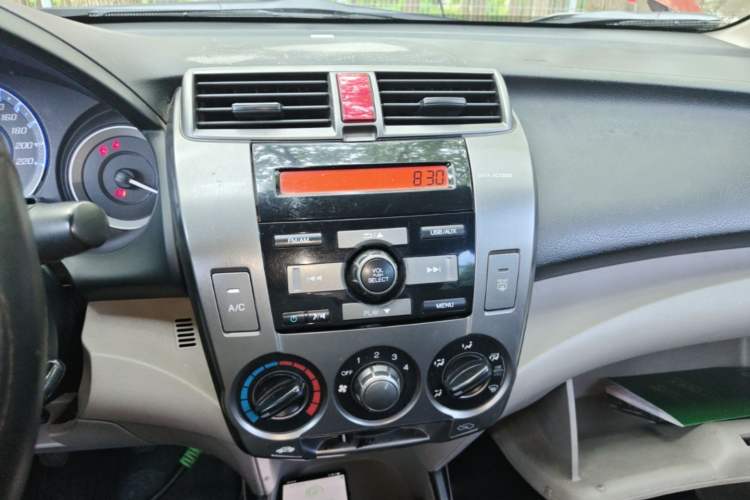 Used Honda City Classic 2012 1.5L manual Comfort version Audio And AC Panel