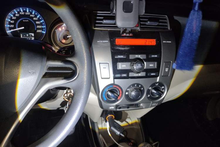 Used Honda City Classic 2012 1.5L manual Elite Edition Audio And AC Panel