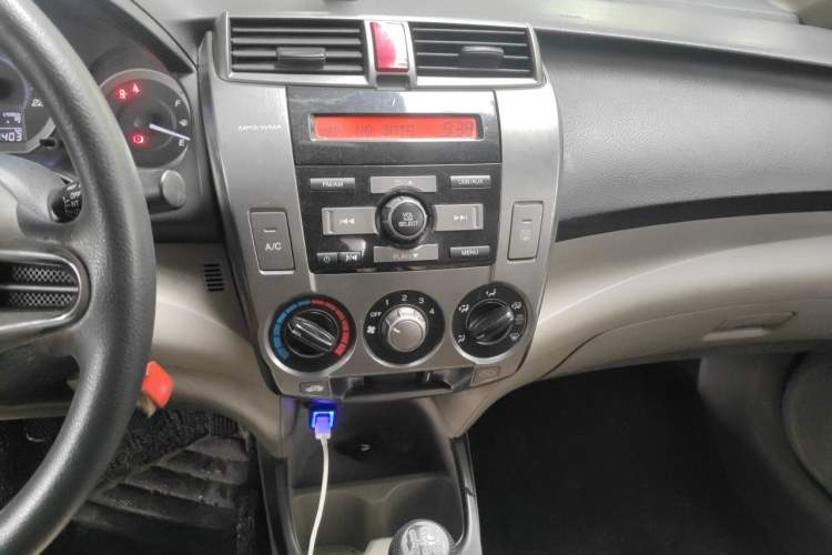 Used Honda City Classic 2012 1.5L manual Comfort version Audio And AC Panel