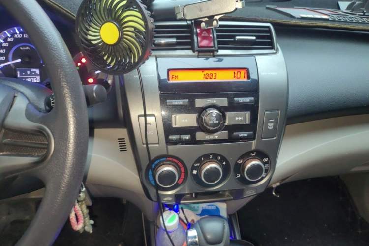 Used Honda City Classic 2012 1.5L Automatic Elite Edition Audio And AC Panel