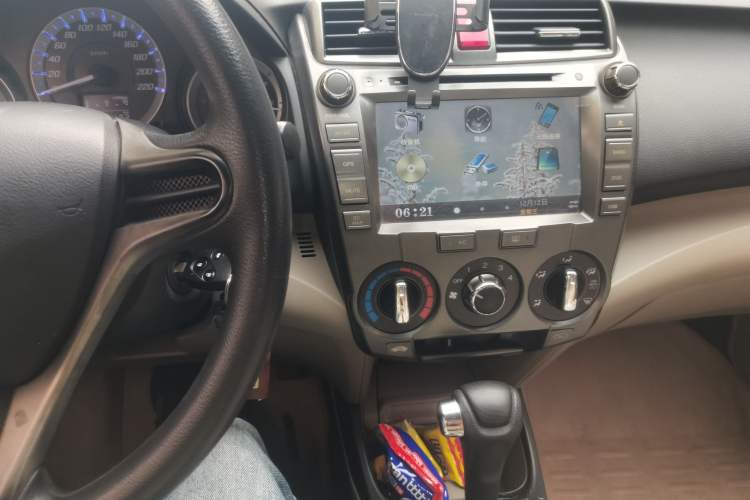 Used Honda City Classic 2012 1.5L Automatic Elite Edition Audio And AC Panel