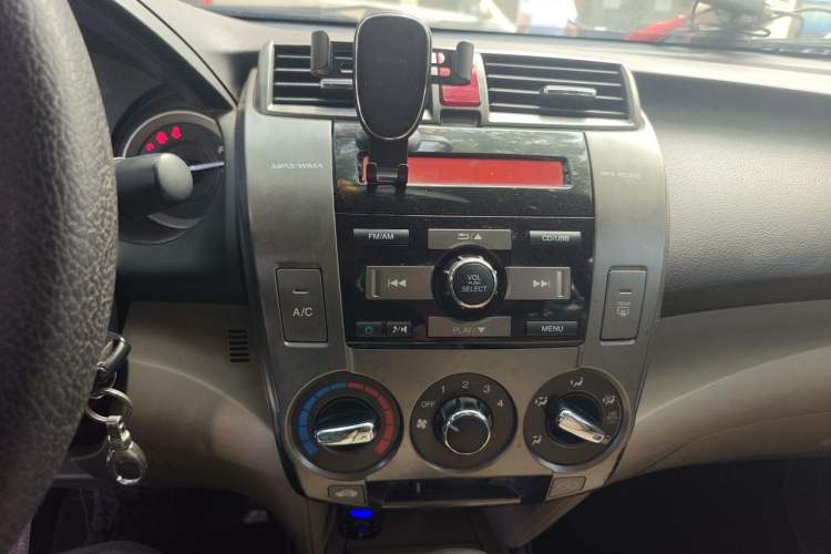 Used Honda City Classic 2012 1.5L Automatic Elite Edition Audio And AC Panel