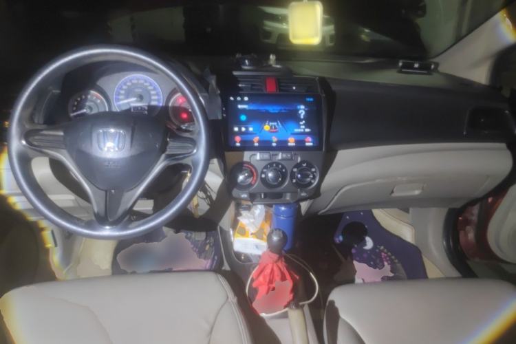 Used Honda City Classic 2012 1.5L manual Elite Edition Center Console