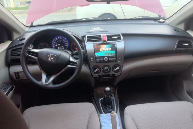 Used Honda City Classic 2012 1.5L manual Elite Edition Center Console