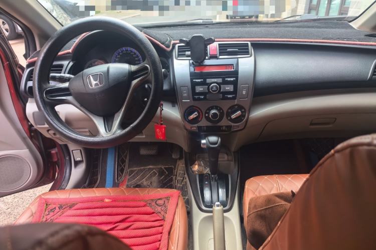 Used Honda City Classic 2012 1.5L Automatic Elite Edition Center Console