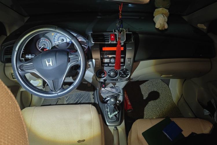 Used Honda City Classic 2012 1.5L manual Comfort version Center Console