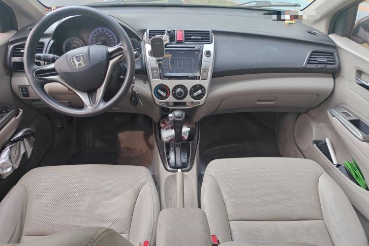 Used Honda City Classic 2012 1.5L Automatic Elite Edition Center Console