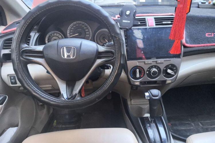 Used Honda City Classic 2012 1.5L Automatic Elite Edition Center Console