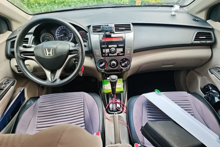 Used Honda City Classic 2012 1.5L Automatic Elite Edition Center Console
