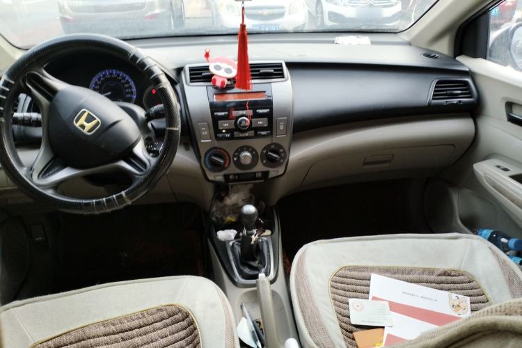 Used Honda City Classic 2012 1.5L manual Comfort version Center Console
