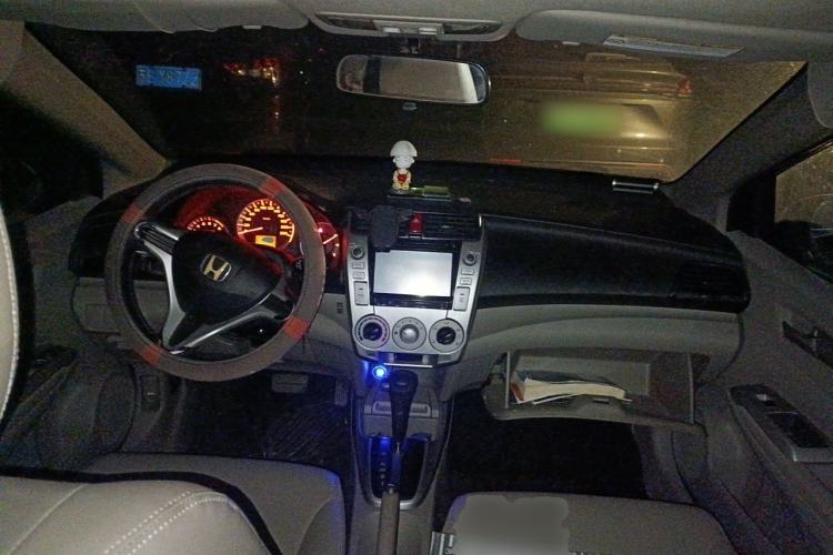 Used Honda City Classic 2012 1.5L Automatic Elite Edition Center Console