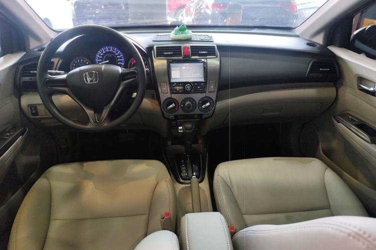 Used Honda City Classic 2012 1.5L Automatic Elite Edition Center Console