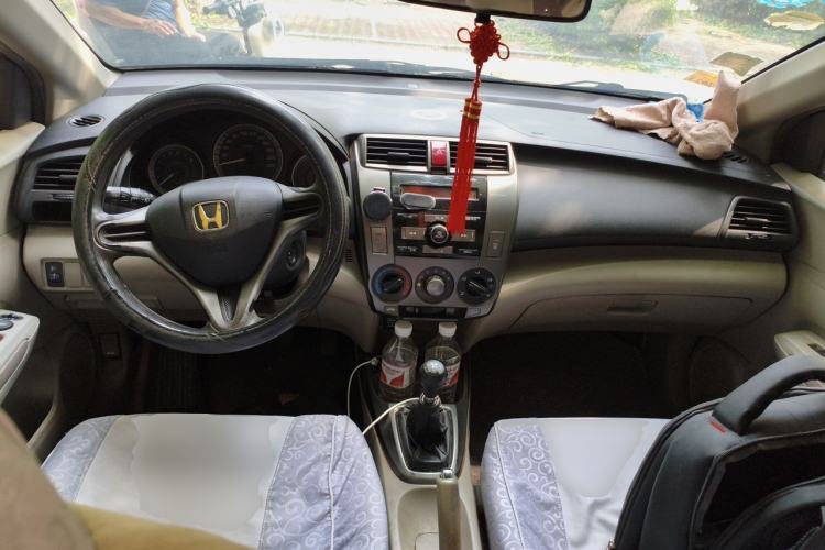 Used Honda City Classic 2012 1.5L manual Comfort version Center Console