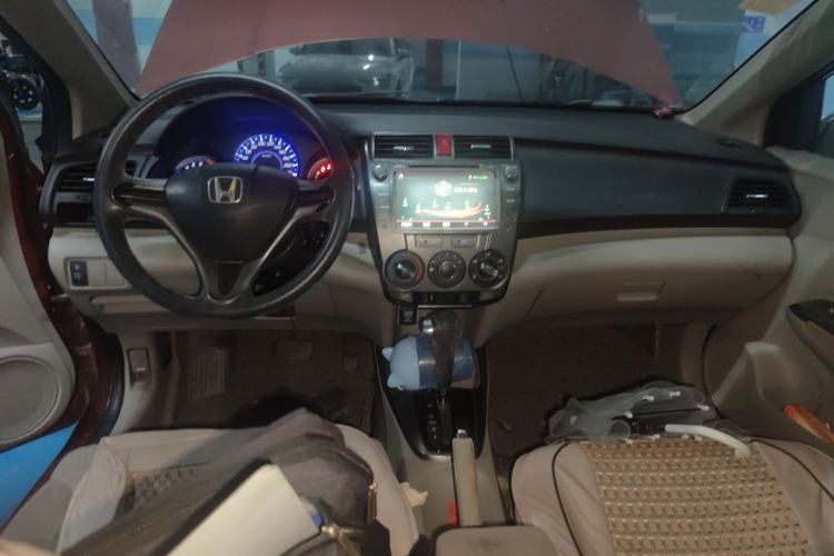 Used Honda City Classic 2012 1.5L Automatic Elite Edition Center Console