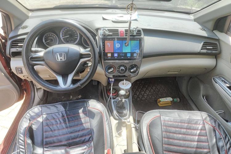 Used Honda City Classic 2012 1.5L manual Elite Edition Center Console