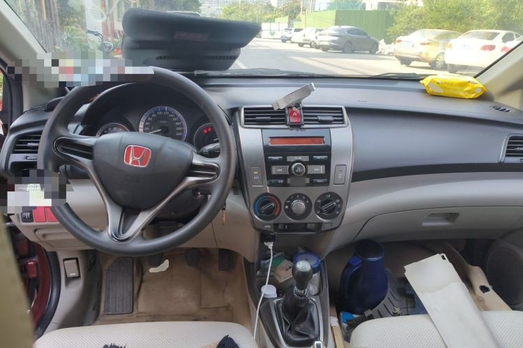 Used Honda City Classic 2012 1.5L manual Comfort version Center Console