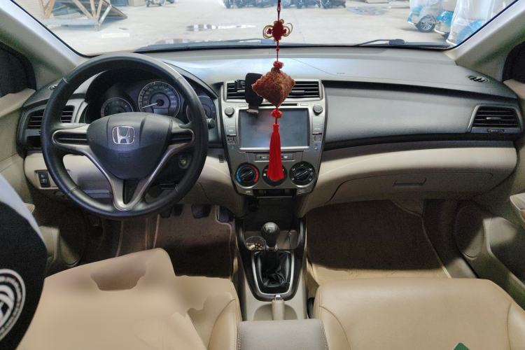 Used Honda City Classic 2012 1.5L manual Comfort version Center Console