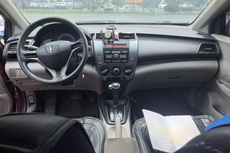 Used Honda City Classic 2012 1.5L Automatic Elite Edition Center Console