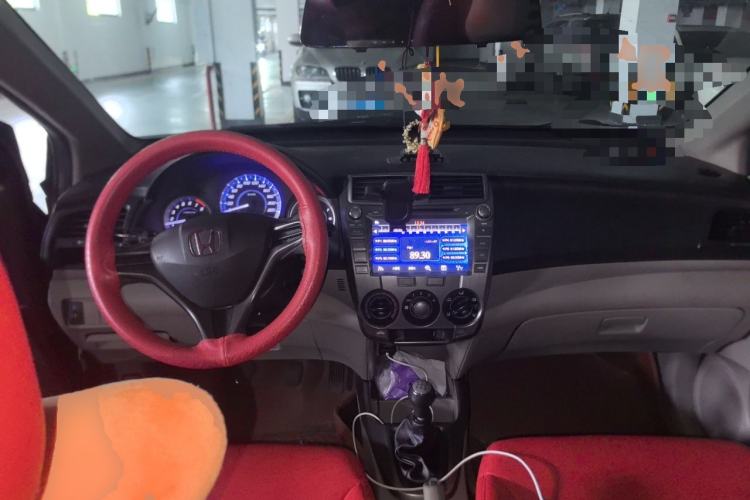Used Honda City Classic 2012 1.5L manual Comfort version Center Console