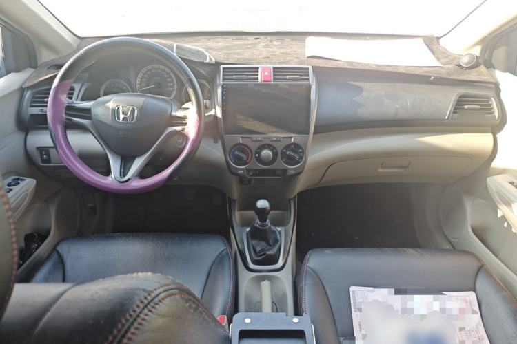 Used Honda City Classic 2012 1.5L manual Comfort version Center Console