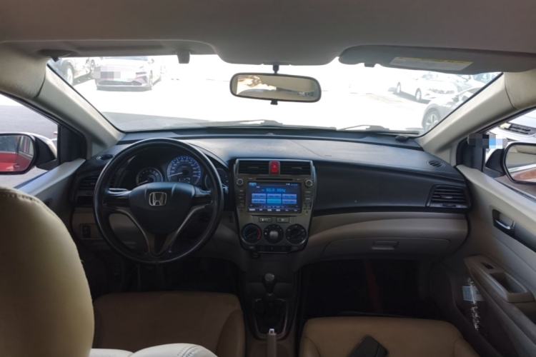 Used Honda City Classic 2012 1.5L manual Comfort version Center Console