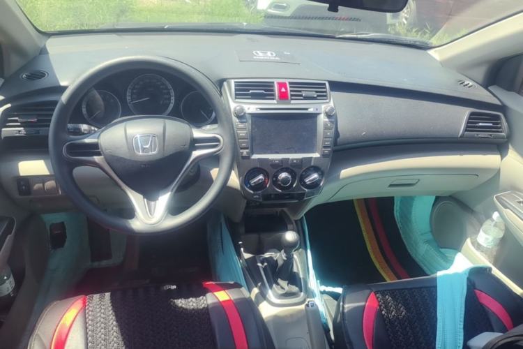 Used Honda City Classic 2012 1.5L manual Elite Edition Center Console
