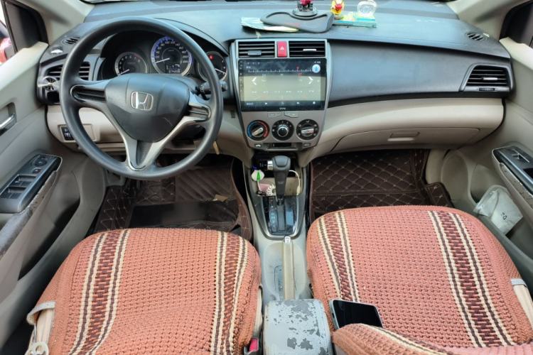 Used Honda City Classic 2012 1.5L Automatic Elite Edition Center Console