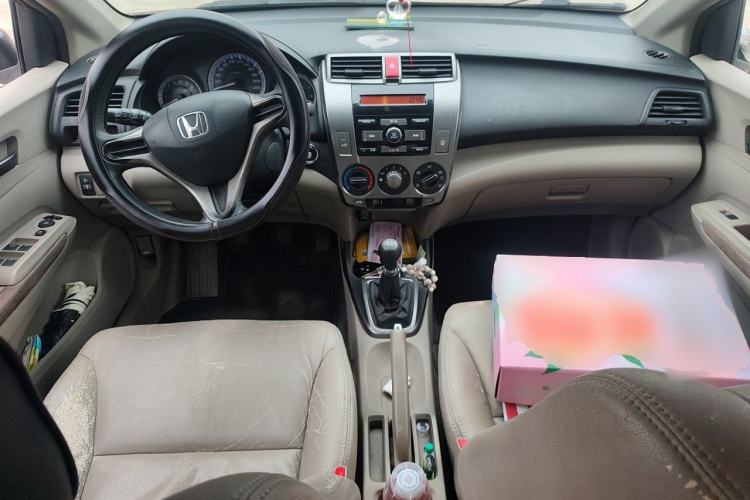 Used Honda City Classic 2012 1.5L manual Comfort version Center Console