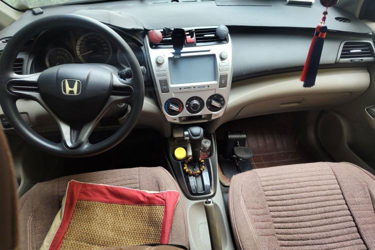 Used Honda City Classic 2012 1.5L Automatic Elite Edition Center Console