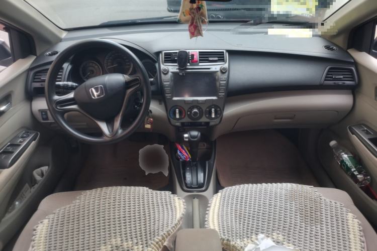 Used Honda City Classic 2012 1.5L Automatic Elite Edition Center Console