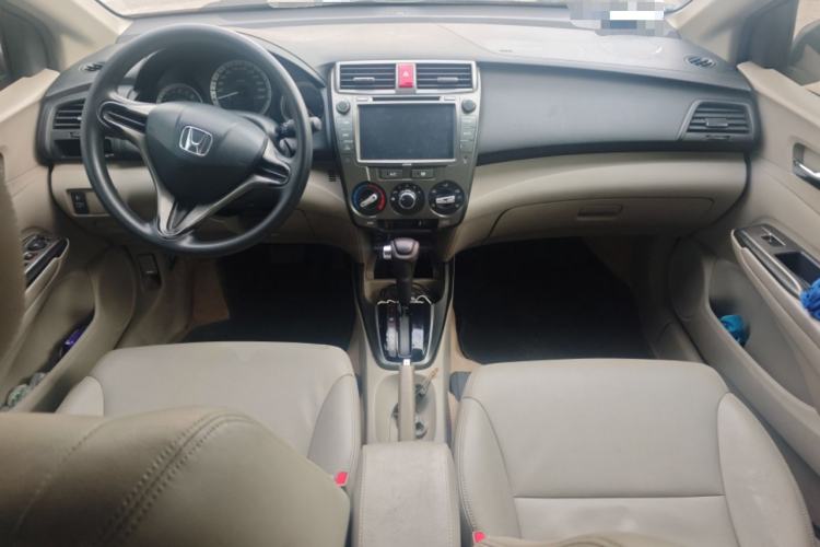 Used Honda City Classic 2012 1.5L Automatic Elite Edition Center Console