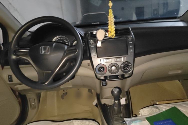 Used Honda City Classic 2012 1.5L manual Comfort version Center Console