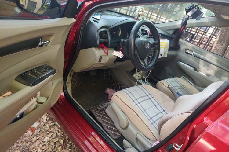 Used Honda City Classic 2012 1.5L Automatic Elite Edition Driver Seat