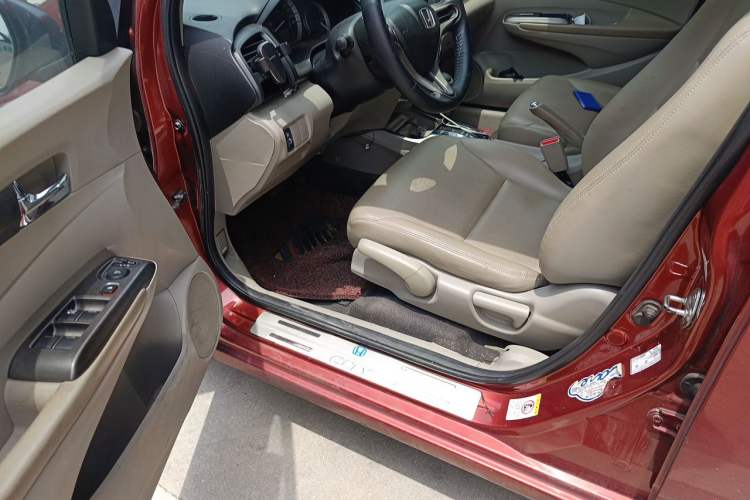 Used Honda City Classic 2012 1.5L Automatic Elite Edition Driver Seat