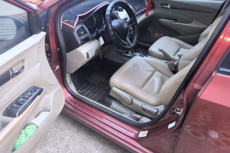 Used Honda City Classic 2012 1.5L Automatic Elite Edition Driver Seat