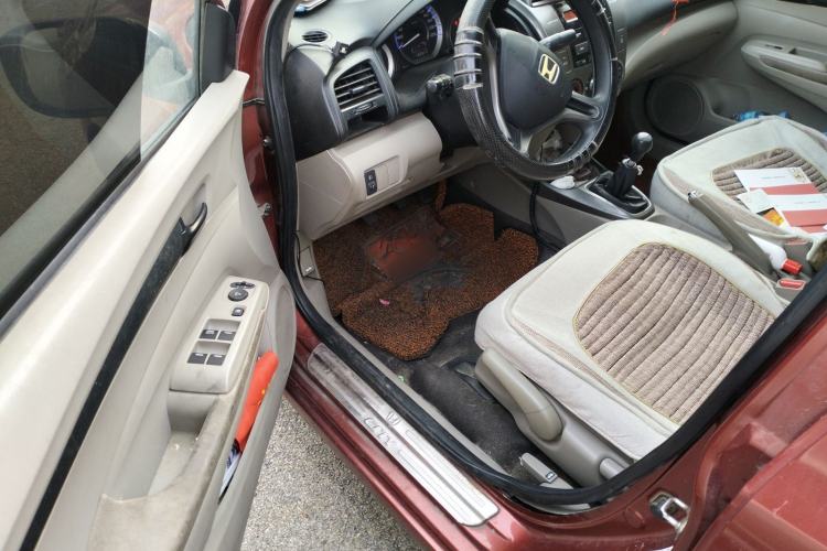 Used Honda City Classic 2012 1.5L manual Comfort version Driver Seat