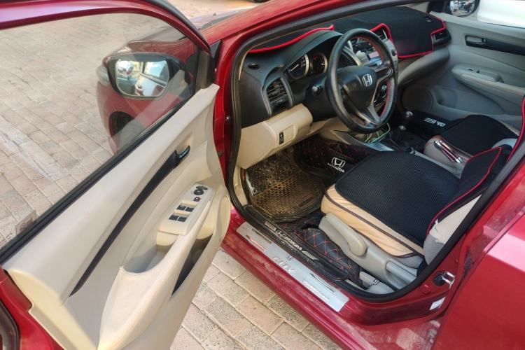Used Honda City Classic 2012 1.5L manual Comfort version Driver Seat