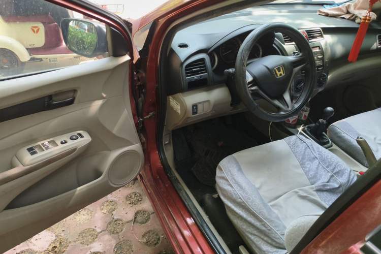 Used Honda City Classic 2012 1.5L manual Comfort version Driver Seat