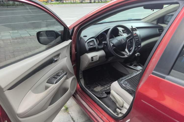 Used Honda City Classic 2012 1.5L Automatic Elite Edition Driver Seat