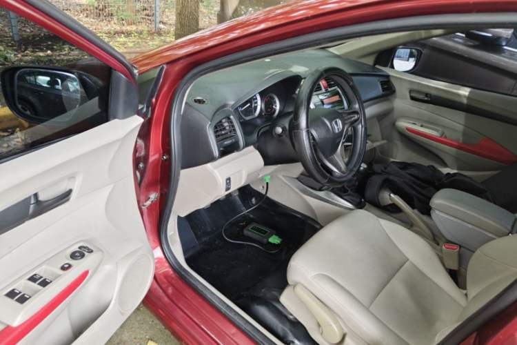 Used Honda City Classic 2012 1.5L manual Comfort version Driver Seat