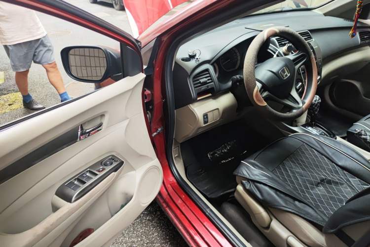 Used Honda City Classic 2012 1.5L Automatic Elite Edition Driver Seat