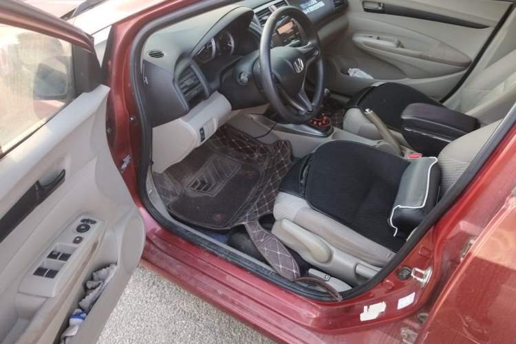 Used Honda City Classic 2012 1.5L manual Comfort version Driver Seat