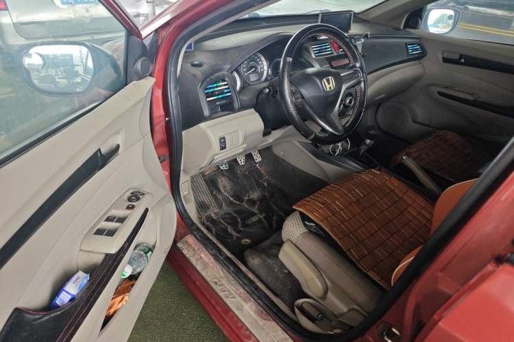 Used Honda City Classic 2012 1.5L manual Comfort version Driver Seat