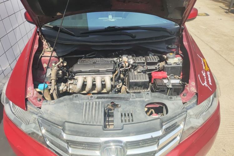 Used Honda City Classic 2012 1.5L manual Elite Edition Engine Bay