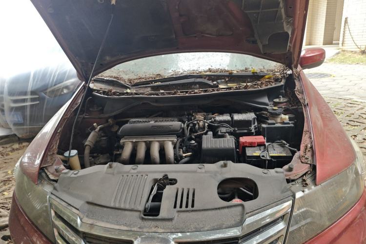 Used Honda City Classic 2012 1.5L manual Elite Edition Engine Bay