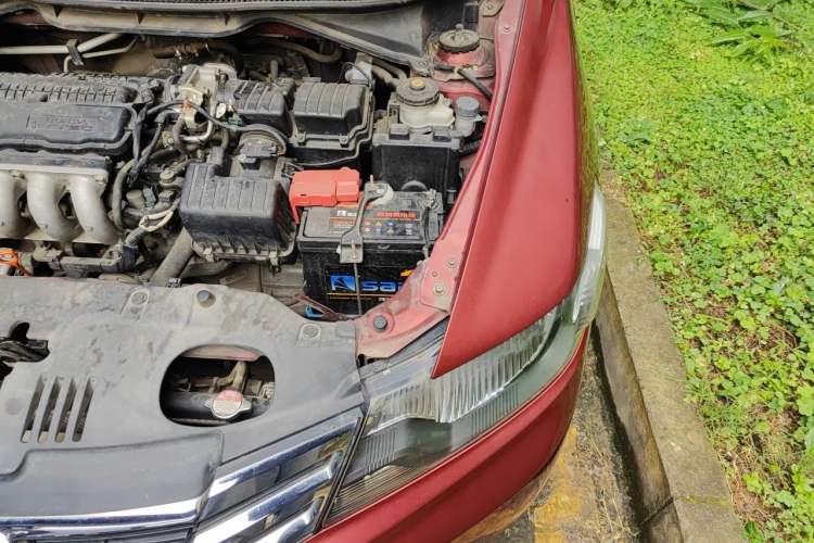 Used Honda City Classic 2012 1.5L manual Comfort version Engine Bay Left